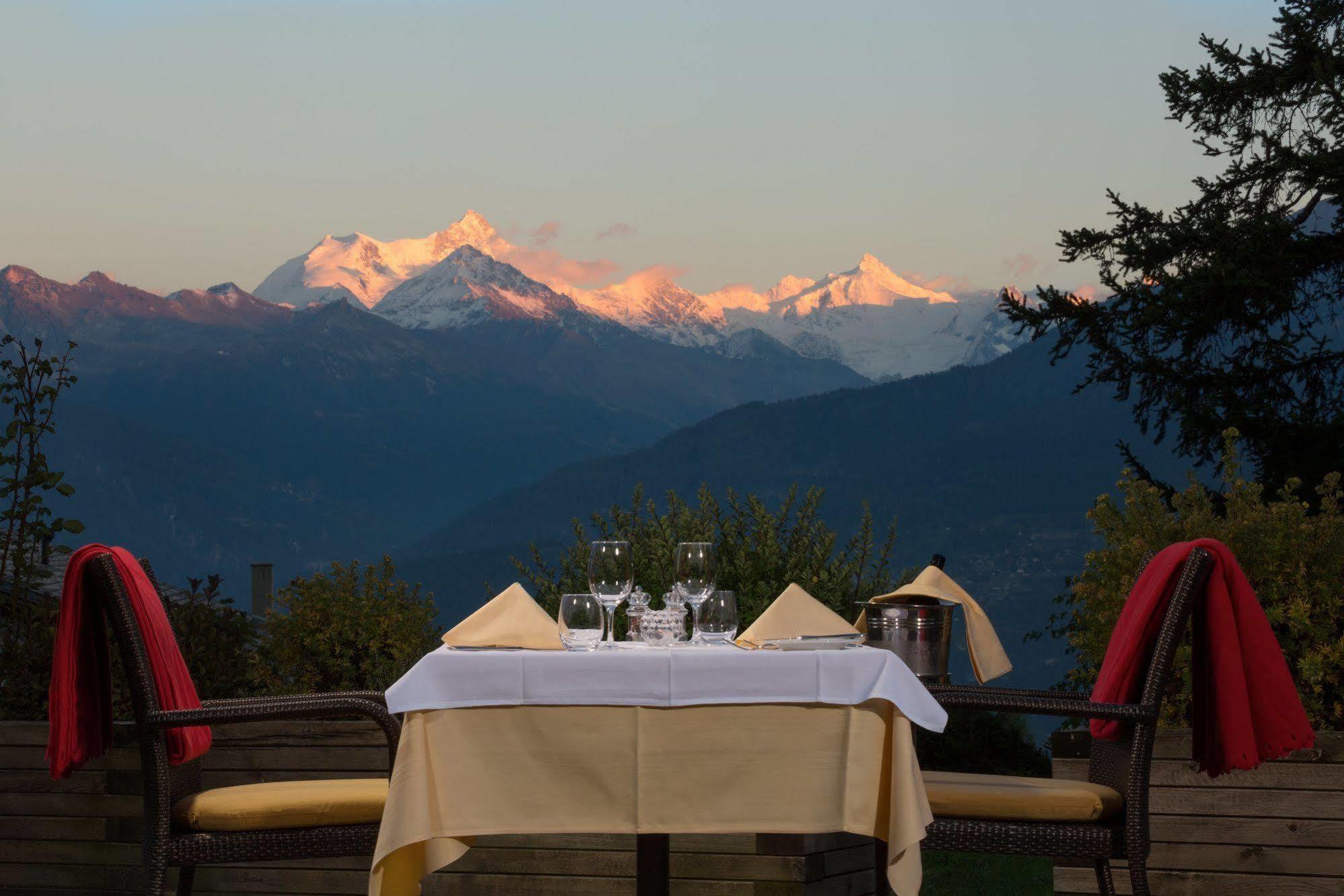Aparthotel Helvetia Crans-Montana Esterno foto